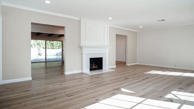 Building Photo - 5 bedroom, 5.5 bath, 4800 sq ft Prime Studio City Home with Pool and Hollywood Hills views
