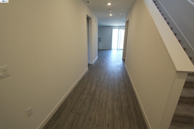 Building Photo - 1008 Osprey Dr