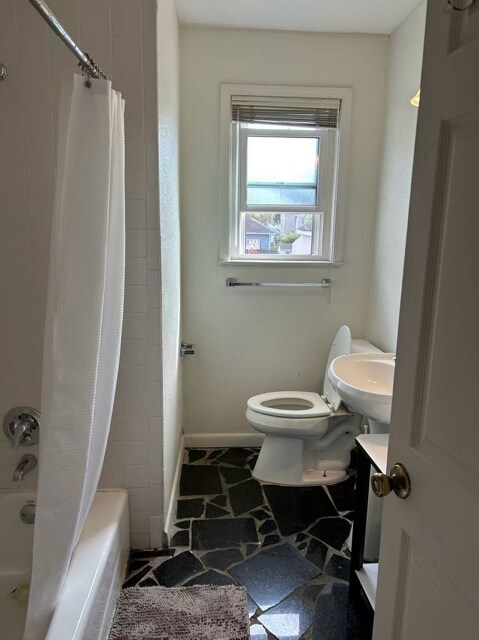 Building Photo - 7522 Benjamin St