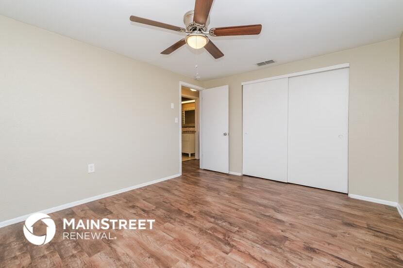 Building Photo - 1050 Normandy Blvd