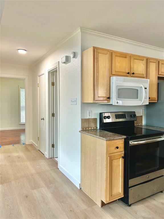 Building Photo - 1702 Royal Hill Dr