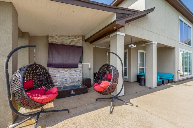 Building Photo - 8 Cypress Point Ct