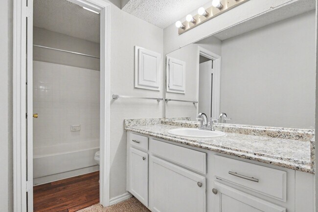 Building Photo - 3603 W Northgate Dr
