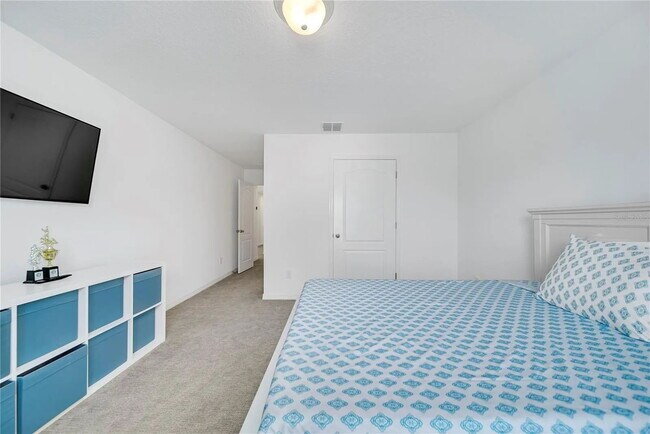 Building Photo - Stunning Fully Furnished 4 Bed Home with Resort-Style Community Amenities