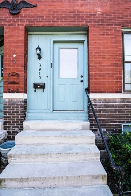 Building Photo - 3908-3910-3910 Flad Ave