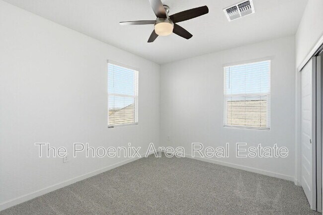 Building Photo - 2761 W Seaver Ave