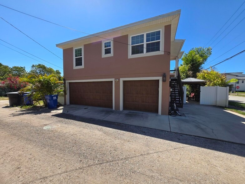 Building Photo - 2495 13th Ave N