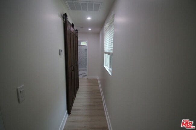 Building Photo - 3541 Homeland Dr