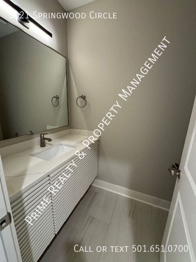 Building Photo - 5021 Springwood Cir