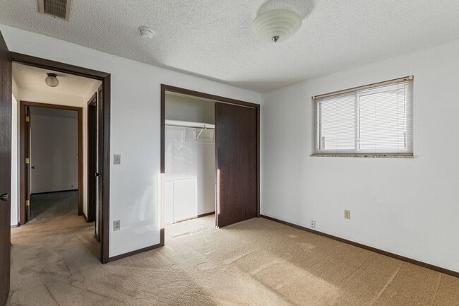 Building Photo - 1417 Fleta Ct