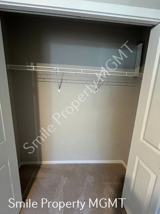 Building Photo - 14611 SW 78th Ave