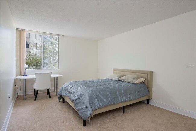 Building Photo - 660 Island Way
