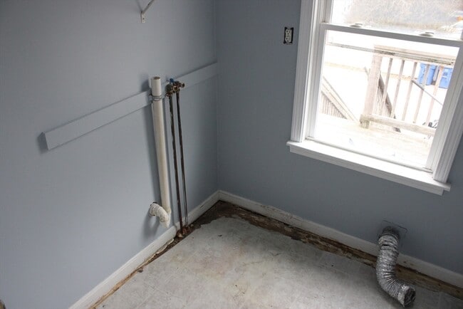 Building Photo - 417 Court St