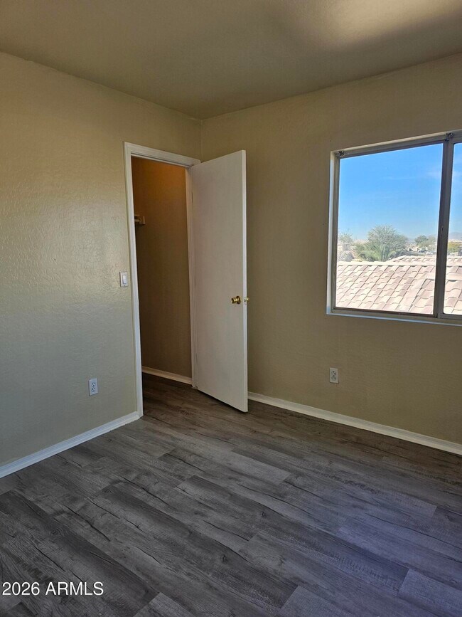 Building Photo - 11108 W Devonshire Ave