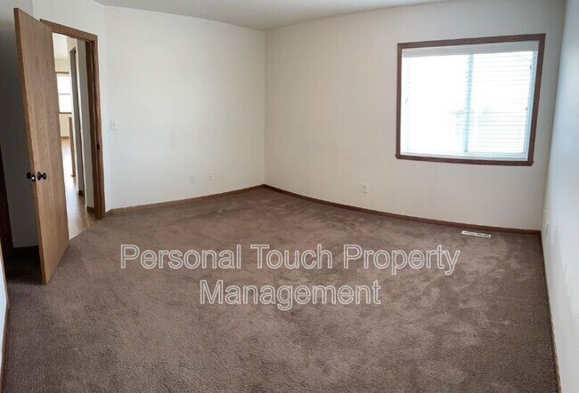 Building Photo - 2580 5th St W