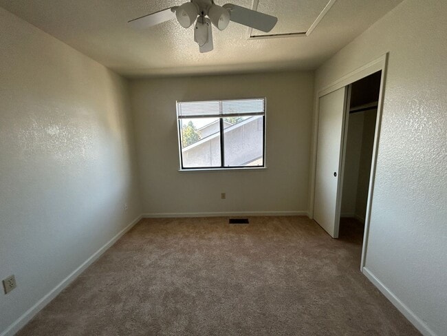 Building Photo - 1535 Springville Wy