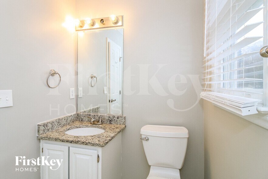 Building Photo - 3302 Sparrowhawk Dr