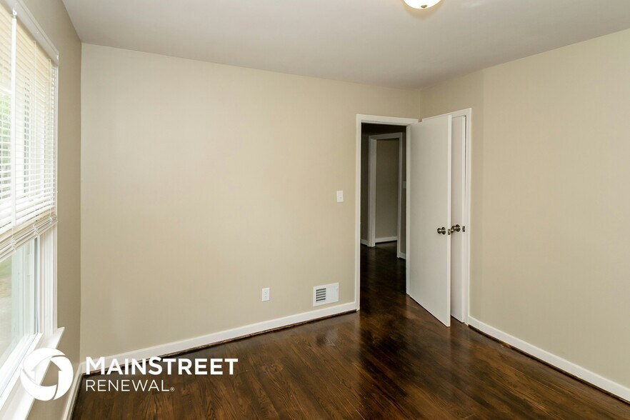 Building Photo - 557 Zinnia Ln