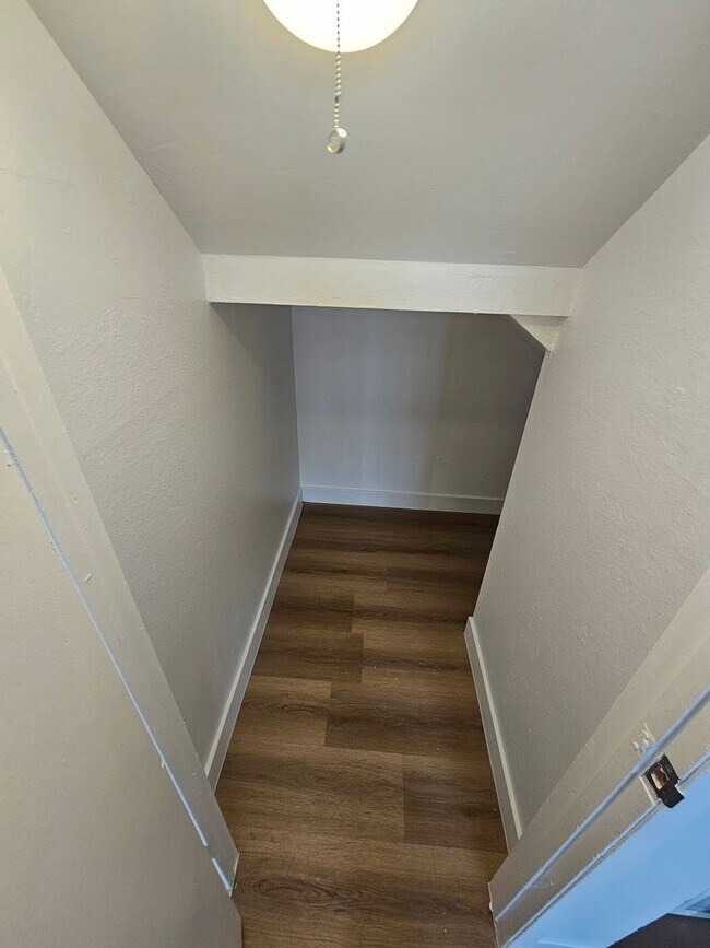 Building Photo - 245 E Ave 38