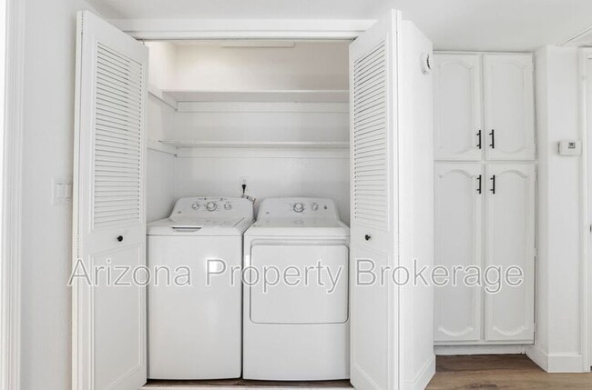 Building Photo - 2291 W Orchid Ln