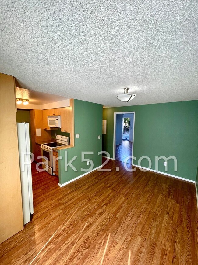 Building Photo - 5959 S 12th St