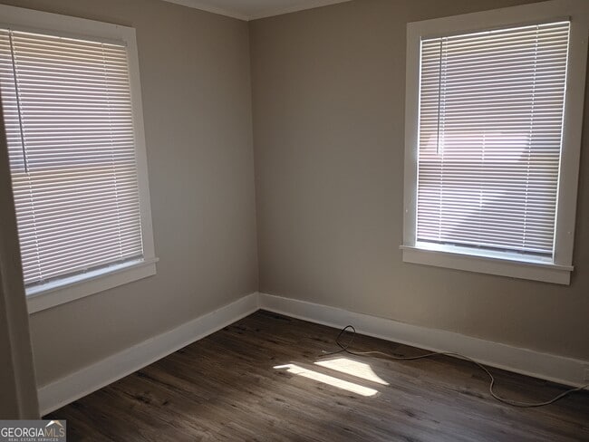 Building Photo - 11 Hester Dr