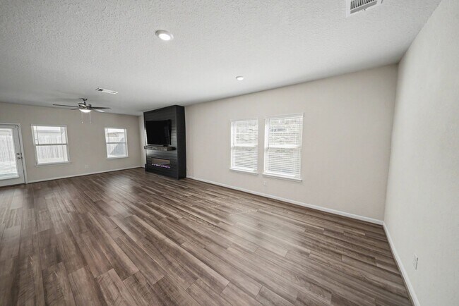 Building Photo - 3037 Beringer Blvd