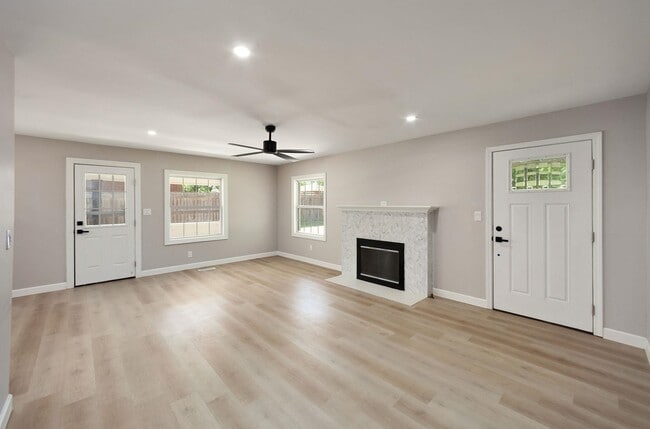 Building Photo - 90 Shaw Ln