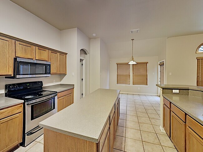 Building Photo - No Application Fees* $500 off 1st Months R...