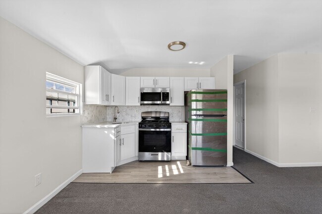 Building Photo - 147-20 226th St