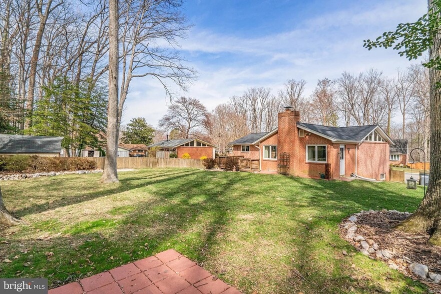 Building Photo - 8651 Cromwell Dr