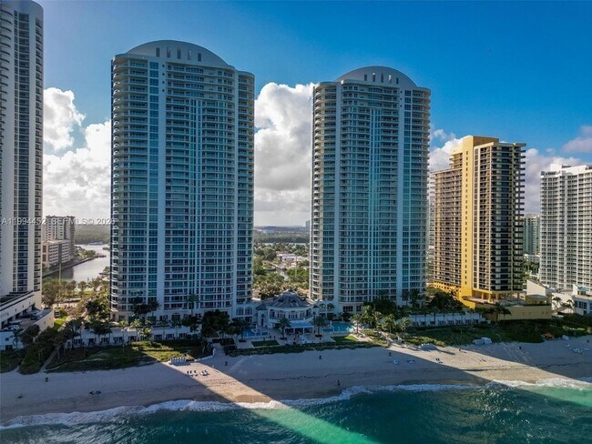 Building Photo - 16047 Collins Ave