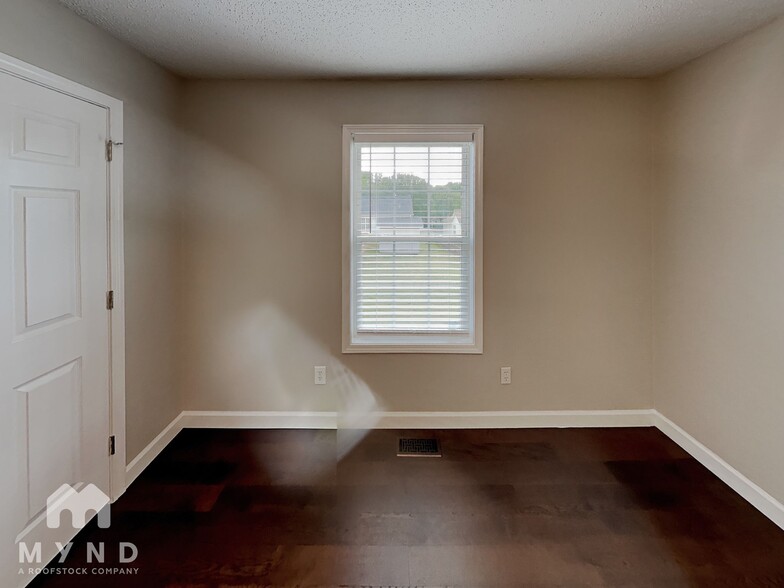 Building Photo - 608 Helms Dr