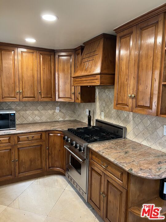 Building Photo - 1027 10th St