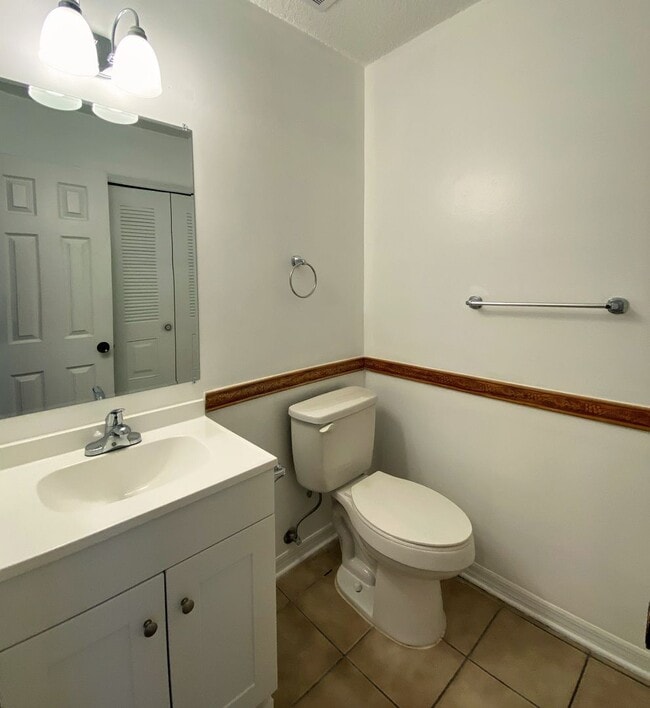 Building Photo - Modern Comfort Meets Convenience: Your 2-B...