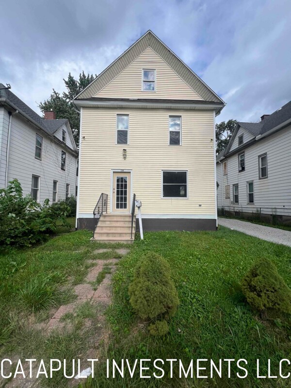 Primary Photo - 1209-14 1/2 14 1/2 St