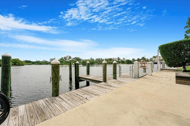 Building Photo - 1180 N Federal Hwy