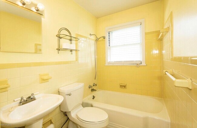 Building Photo - 3213 Bon Air Ave