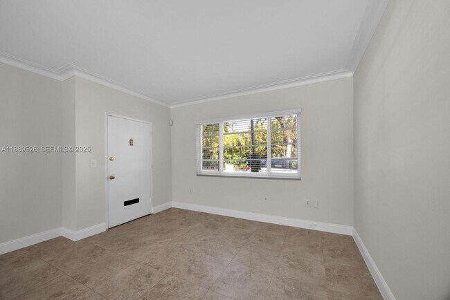 Building Photo - 940 Sevilla Ave