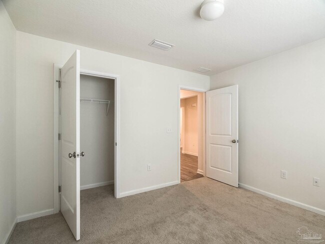 Building Photo - 5760 Blackhorse Cir