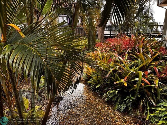 Building Photo - 112 Lake Emerald Dr