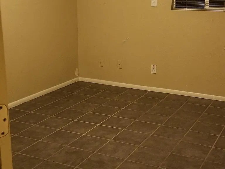 Building Photo - 3142 W Cactus Rd