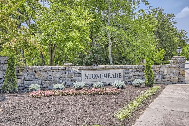 Building Photo - Welcome to this stunning, complete updated, 4-bedroom, 3.5-bath home