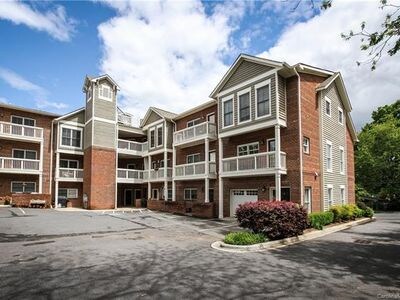 Building Photo - 2000 Euclid Ave