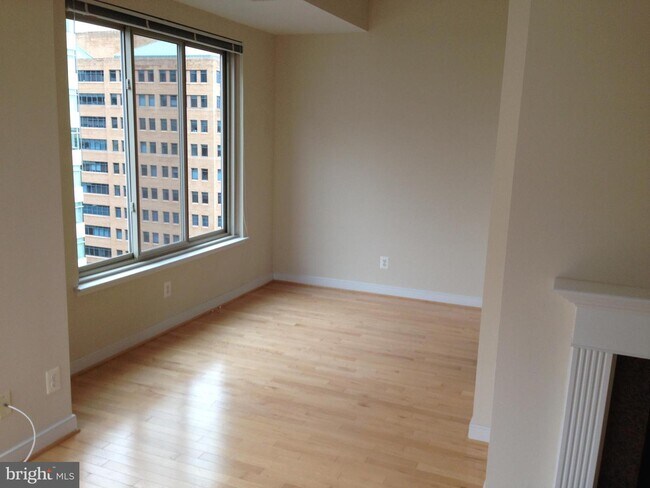 Building Photo - 7500 Woodmont Ave