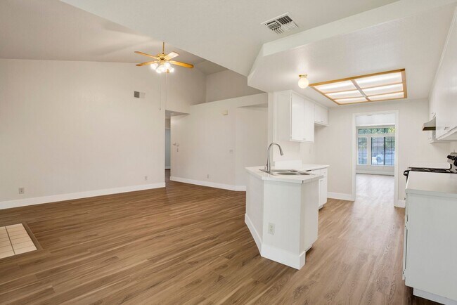 Building Photo - 14 Sea Anchor Ct