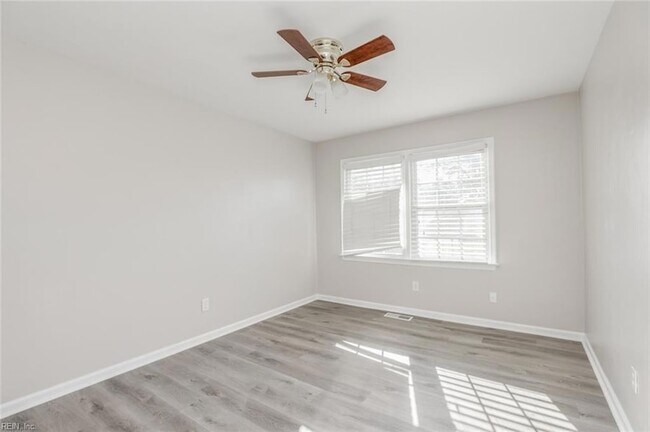 Building Photo - 4755 Old Hickory Rd