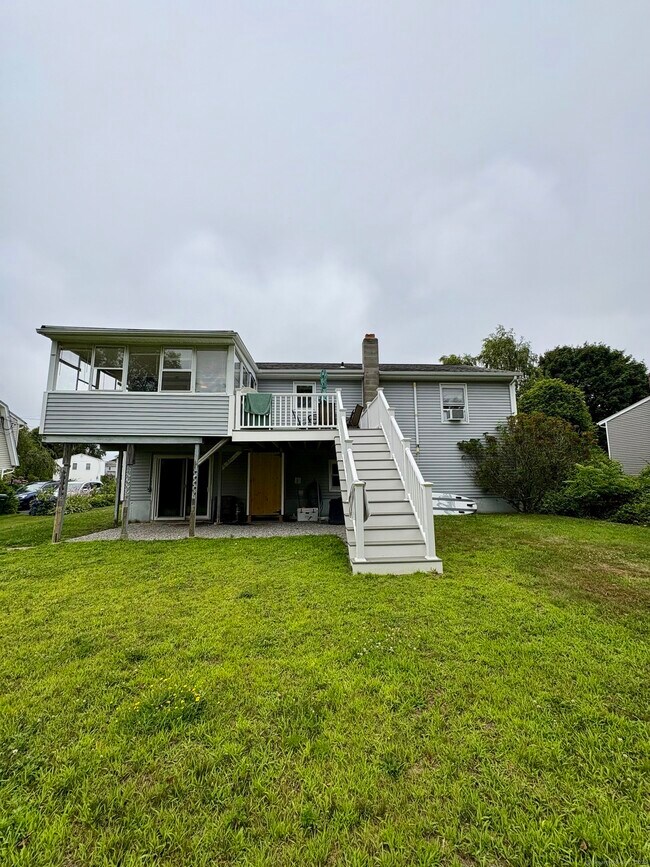 Building Photo - 223 Seneca Dr