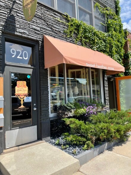 Situated above a bakery! - 918 N Main St