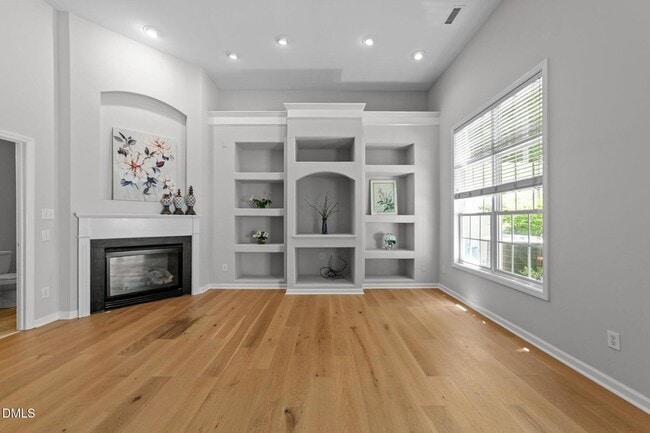 Building Photo - 6809 Middleboro Dr